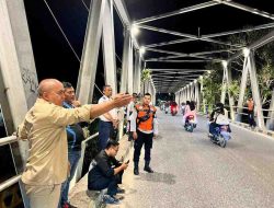 Turun Langsung Ke Lapangan, Molen Pastikan Jembatan 12 Terang Benderang